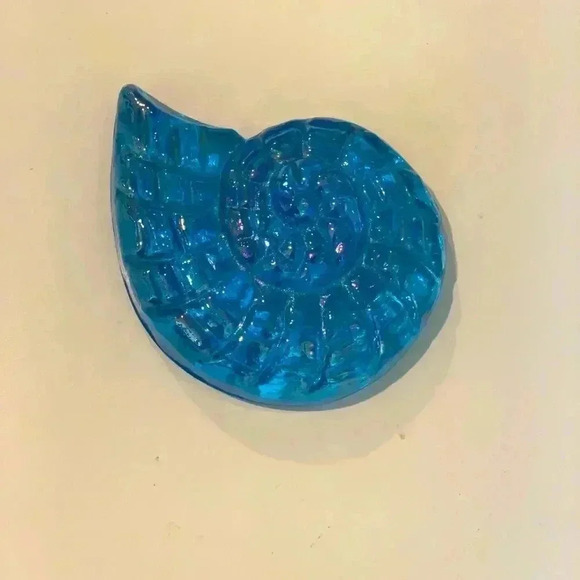 Blue Glass Shell Decor Paperweight​ - Picture 1 of 5